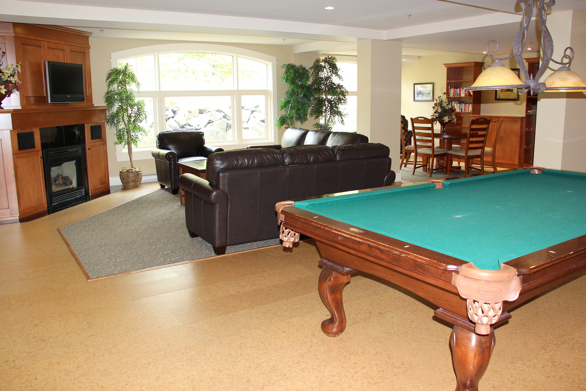 LoungeBilliards Silver Star Properties